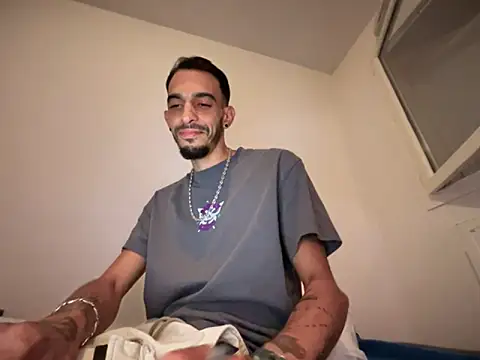 Rebeu313 online show from 09/15/25, 07:25