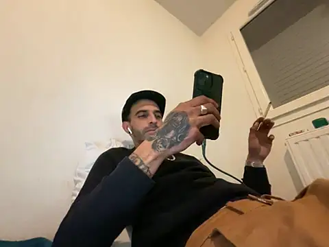 Rebeu313 online show from 10/13/25, 09:37