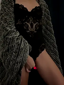 Snapshot of vilaineblonde chatting on 11/09/25, 04:22 vilaineblonde online show from 11/09/25, 04:22