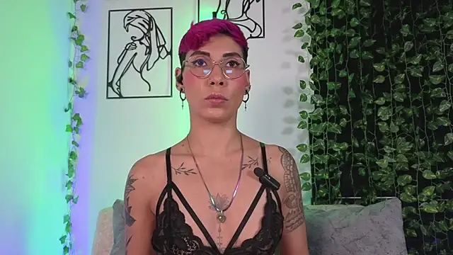 MiaMorgan  online show from 12/19/25, 04:36