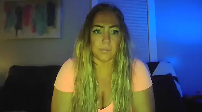 Snapshot of sunshinekisses chatting on 02/13/25, 11:47 sunshinekisses online show from 02/13/25, 11:47