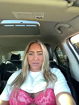 Snapshot of sunshinekisses chatting on 10/18/25, 05:03 sunshinekisses online show from 10/18/25, 05:03