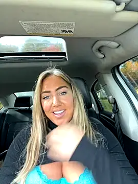 Snapshot of sunshinekisses chatting on 10/20/25, 04:40 sunshinekisses online show from 10/20/25, 04:40