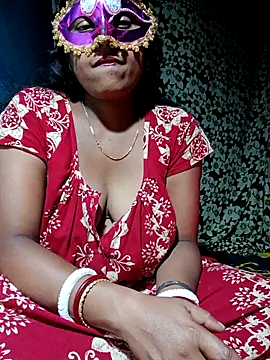 Snapshot of AparnaBoudi chatting on 11/12/25, 06:08 AparnaBoudi online show from 11/12/25, 06:08