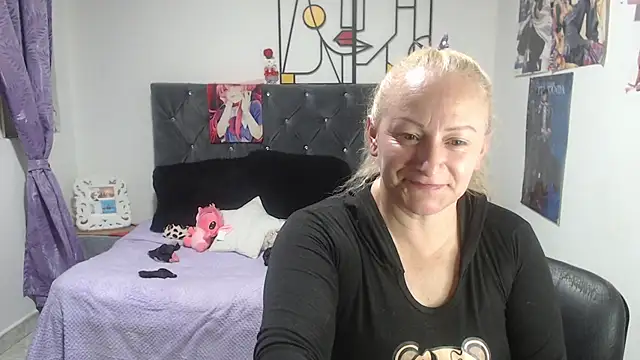 Snapshot of emperabigbootybigass chatting on 06/02/26, 12:34 emperabigbootybigass online show from 06/02/26, 12:34
