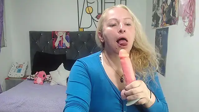 Snapshot of emperabigbootybigass chatting on 07/06/26, 12:24 emperabigbootybigass online show from 07/06/26, 12:24