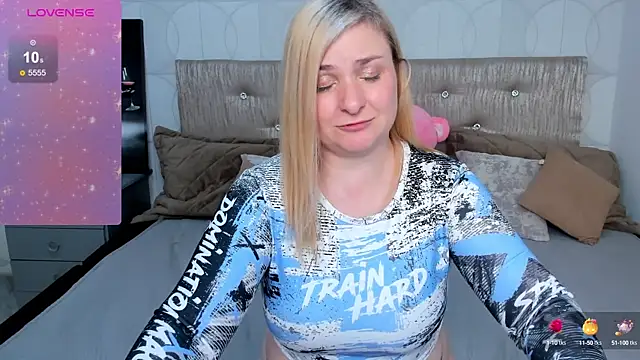 AnnaXCherri online show from 02/07/25, 08:44