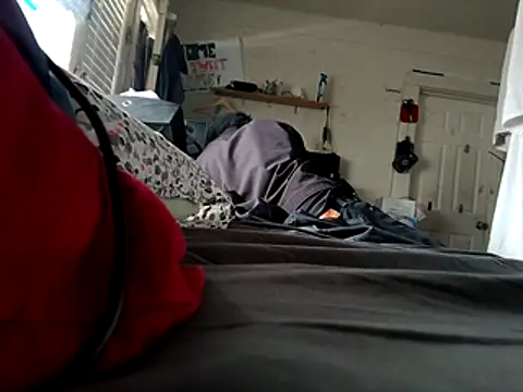 Snapshot of DevinToore chatting on 10/26/25, 06:25 DevinToore online show from 10/26/25, 06:25