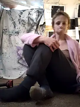 Snapshot of bebbedoll69 chatting on 03/15/25, 12:36 bebbedoll69 online show from 03/15/25, 12:36