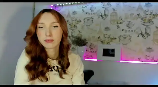 LisaIcon online show from 01/12/25, 03:49