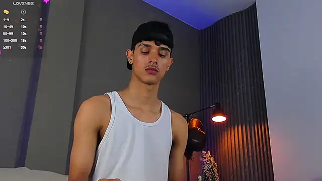 Snapshot of Busterspinter chatting on 12/08/24, 08:09 Busterspinter online show from 12/08/24, 08:09