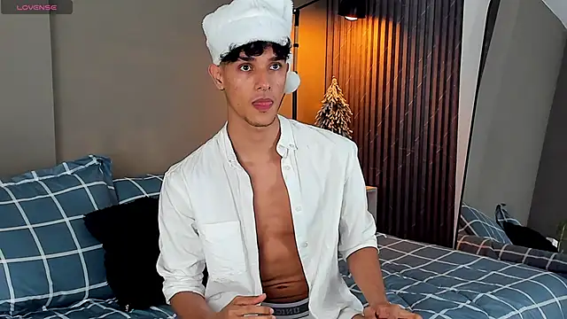 Snapshot of Busterspinter chatting on 12/25/24, 04:22 Busterspinter online show from 12/25/24, 04:22