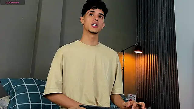 Snapshot of Busterspinter chatting on 01/03/25, 07:38 Busterspinter online show from 01/03/25, 07:38