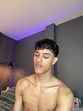 Snapshot of Busterspinter chatting on 02/07/25, 08:01 Busterspinter online show from 02/07/25, 08:01