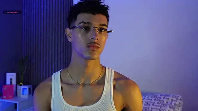 Snapshot of Busterspinter chatting on 09/15/25, 10:59 Busterspinter online show from 09/15/25, 10:59