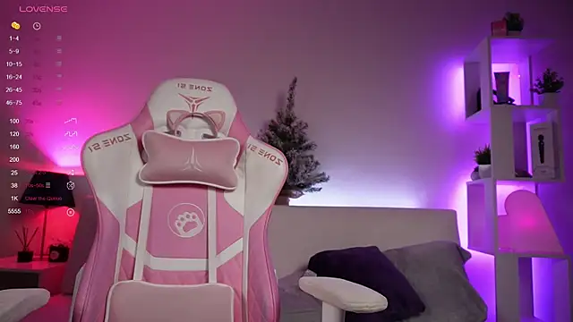 Snapshot of Good_Barbie chatting on 12/26/24, 12:36 Good Barbie online show from 12/26/24, 12:36