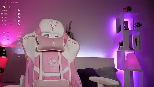 Snapshot of Good_Barbie chatting on 12/26/24, 06:41 Good Barbie online show from 12/26/24, 06:41