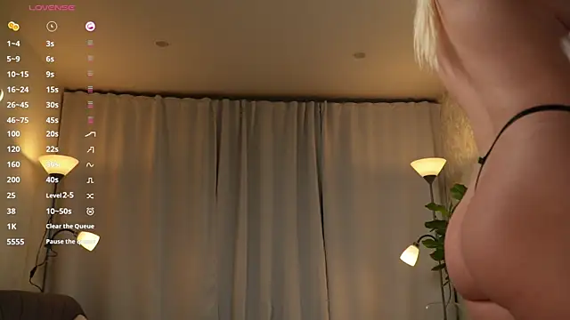 Snapshot of Good_Barbie chatting on 07/10/26, 04:17 Good Barbie online show from 07/10/26, 04:17
