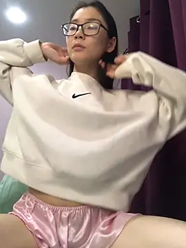 Snapshot of Milka23 chatting on 12/14/24, 07:57 Milka23 online show from 12/14/24, 07:57