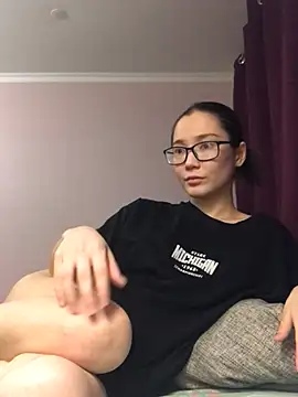 Snapshot of Milka23 chatting on 12/15/24, 10:15 Milka23 online show from 12/15/24, 10:15