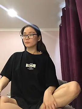 Snapshot of Milka23 chatting on 01/25/25, 09:15 Milka23 online show from 01/25/25, 09:15