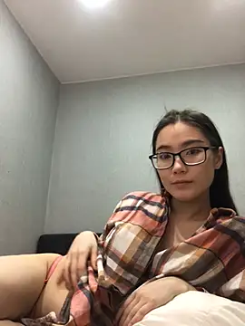 Snapshot of Milka23 chatting on 02/08/25, 11:12 Milka23 online show from 02/08/25, 11:12