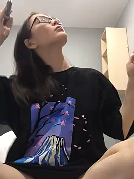 Snapshot of Milka23 chatting on 02/13/25, 08:24 Milka23 online show from 02/13/25, 08:24