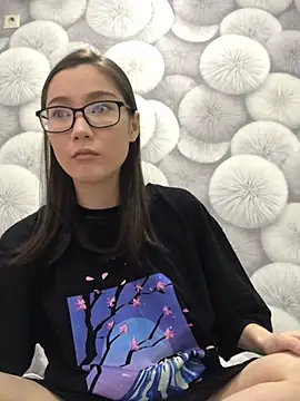 Snapshot of Milka23 chatting on 02/21/25, 09:02 Milka23 online show from 02/21/25, 09:02