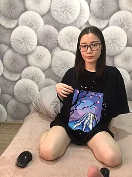 Snapshot of Milka23 chatting on 03/01/25, 12:56 Milka23 online show from 03/01/25, 12:56