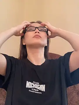 Snapshot of Milka23 chatting on 09/28/25, 07:14 Milka23 online show from 09/28/25, 07:14