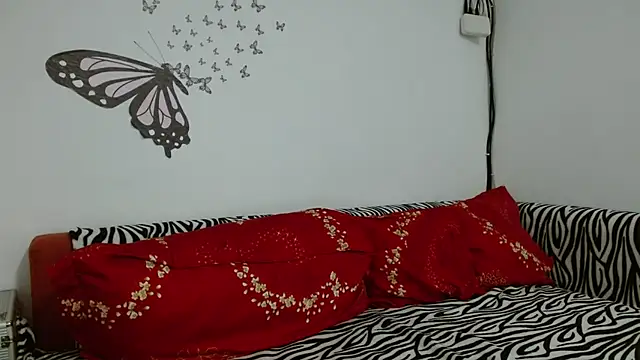 LadyHellene online show from 10/15/25, 06:57