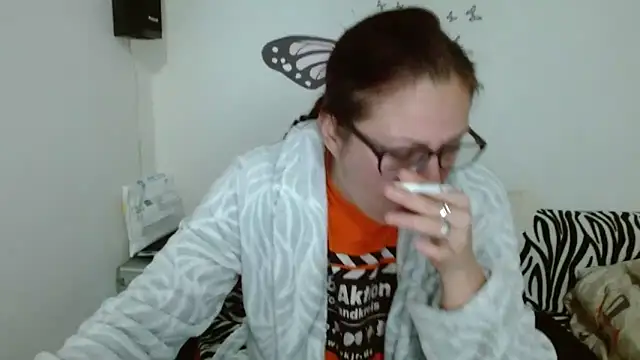 LadyHellene online show from 02/04/26, 05:24