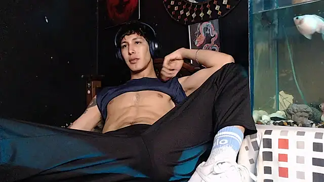 Snapshot of Godly_huan chatting on 05/22/26, 04:41 Godly huan online show from 05/22/26, 04:41