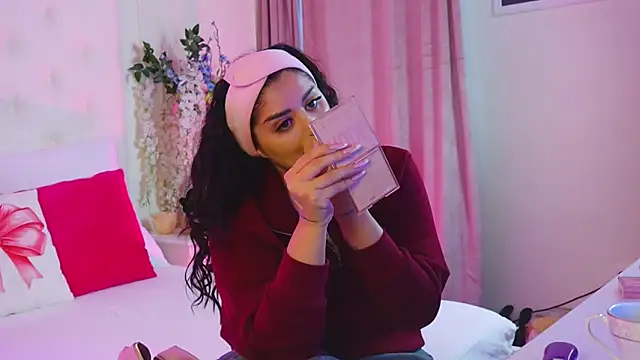 Amberseyes online show from 04/21/26, 05:47