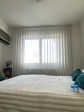 Amberseyes online show from 04/23/26, 07:52