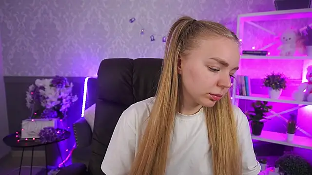 EmilySunshineS online show from 11/08/25, 08:03