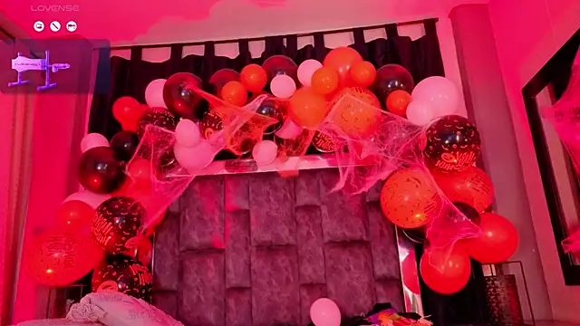 Mia Oxford online show from 10/18/25, 01:08