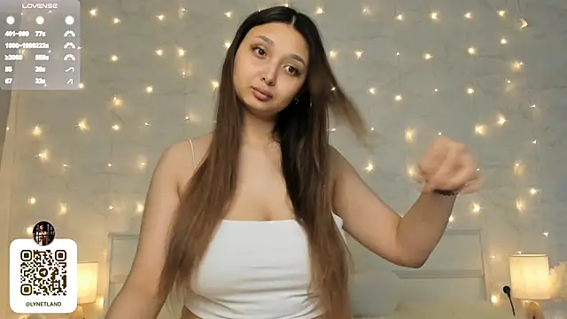 Snapshot of UdeleBarns chatting on 02/06/25, 03:06 UdeleBarns online show from 02/06/25, 03:06