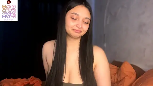 Snapshot of UdeleBarns chatting on 11/22/25, 09:08 UdeleBarns online show from 11/22/25, 09:08