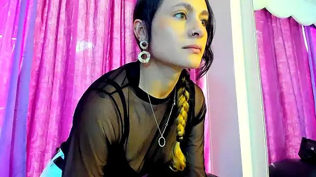 Coral Gibson online show from 02/19/25, 12:33