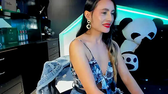 Coral Gibson online show from 03/07/25, 03:28