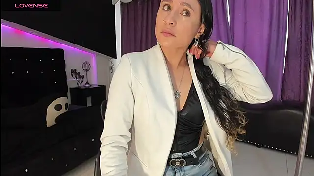 Coral Gibson online show from 04/14/26, 12:22