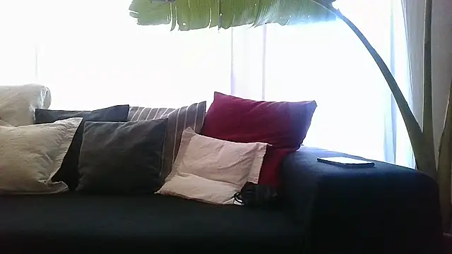 Snapshot of KarolinaReaper chatting on 02/14/25, 04:09 KarolinaReaper online show from 02/14/25, 04:09