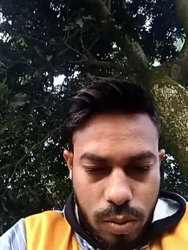 Snapshot of arafat_mia chatting on 11/21/25, 12:43 arafat mia online show from 11/21/25, 12:43