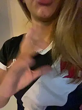 Carolinen online show from 03/25/26, 06:36