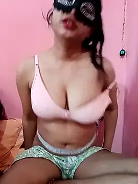 saviverma2024 online show from 03/05/25, 04:02