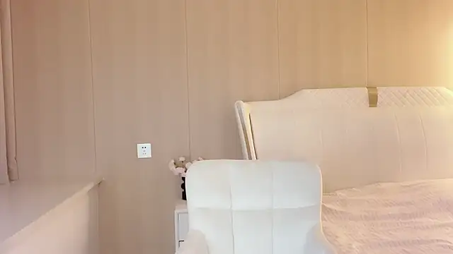 Snapshot of jiaozi-kiss chatting on 01/08/25, 01:32 jiaozi-kiss online show from 01/08/25, 01:32