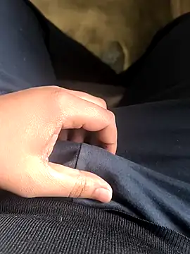 Snapshot of rana9639_1 chatting on 01/13/25, 05:12 rana9639 1 online show from 01/13/25, 05:12