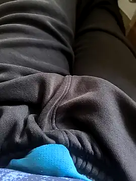 Snapshot of rana9639_1 chatting on 02/14/25, 03:33 rana9639 1 online show from 02/14/25, 03:33