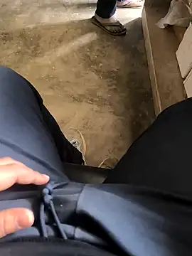 Snapshot of rana9639_1 chatting on 02/22/25, 05:44 rana9639 1 online show from 02/22/25, 05:44